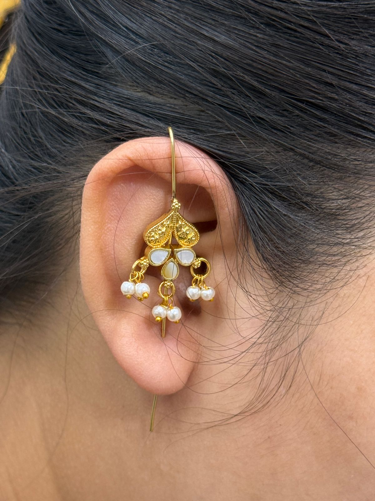 MOP Petals White Earcuff