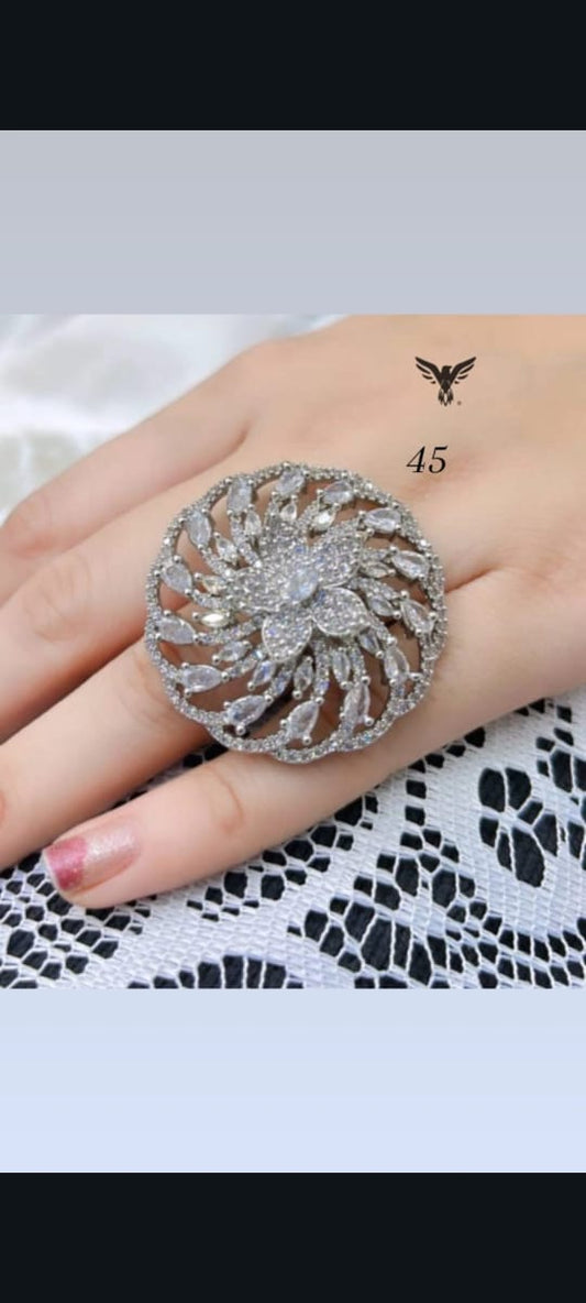 ROUND SHAPED RING
