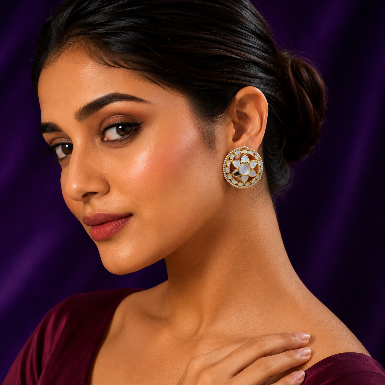 gold plated mother of pearl stud earring for woman