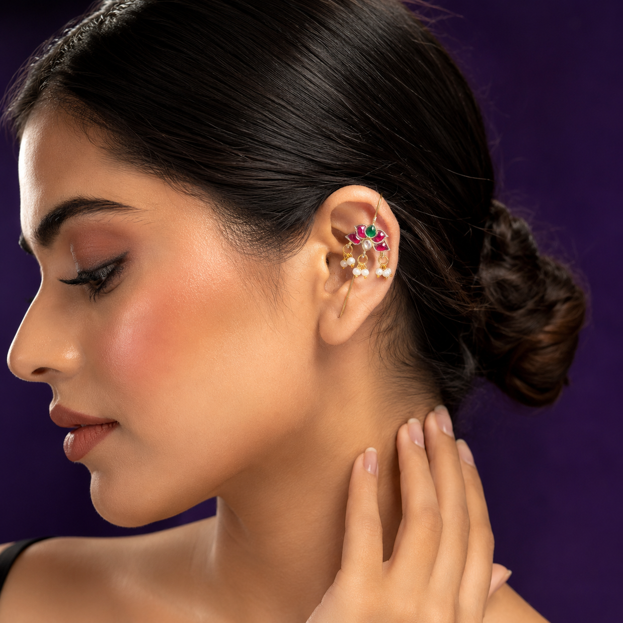 Traditional Lotus Motiff Ruby With Green Earcuff