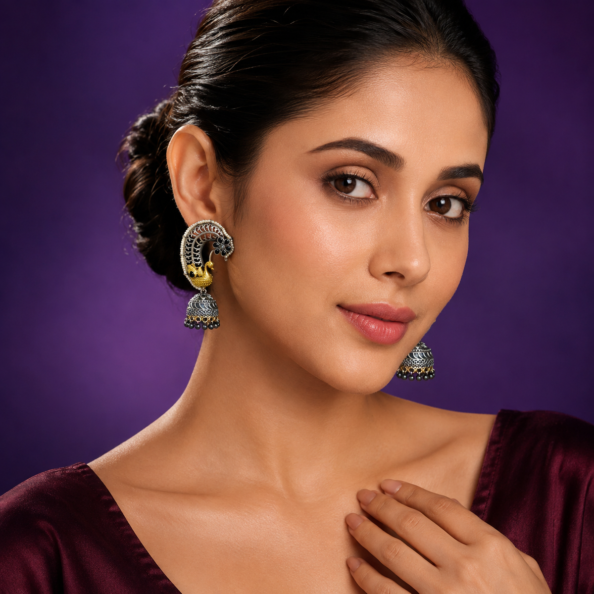 Peacock silver look alike earcuff like in black earrings