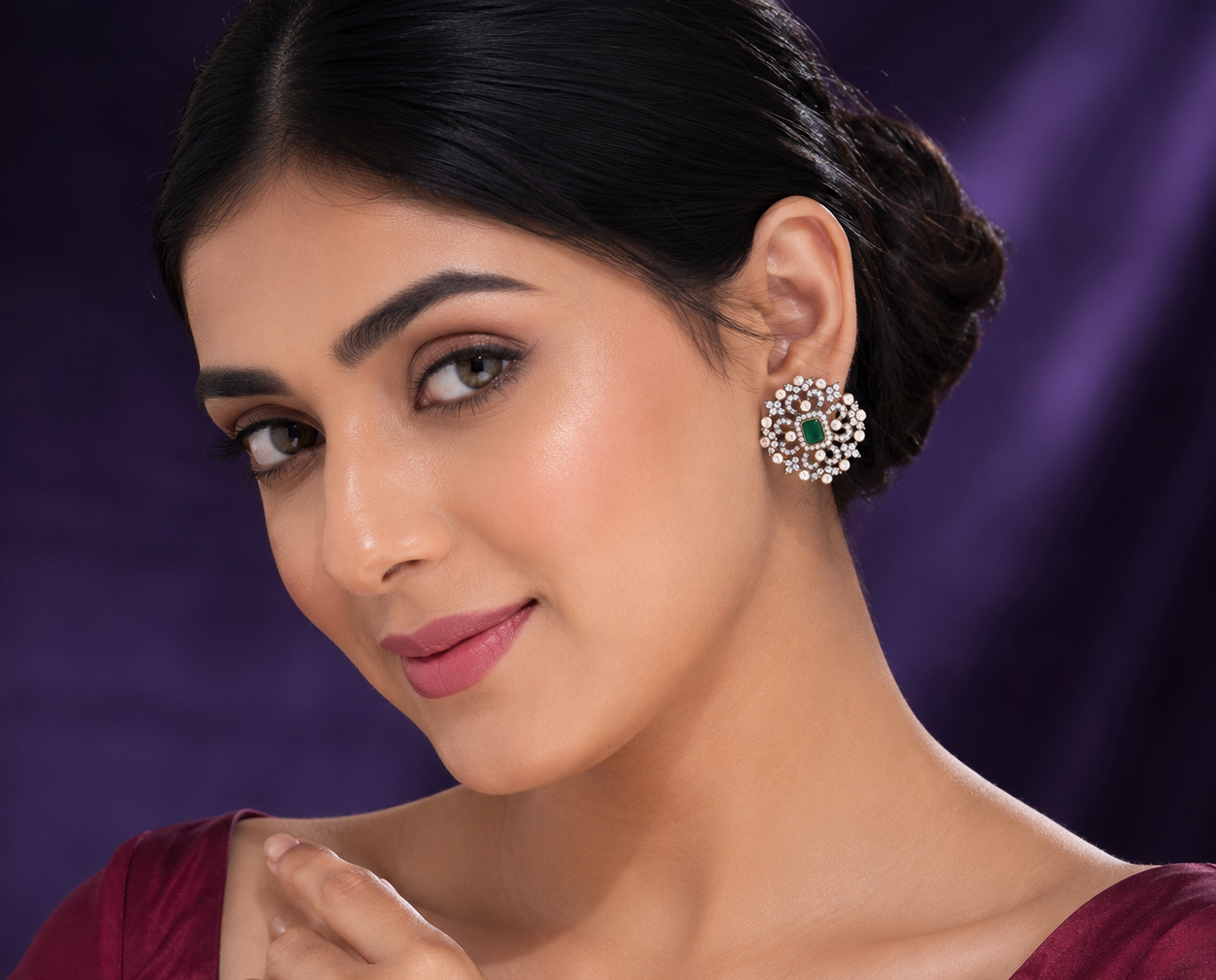 Reshma Kundan Stud Earings In Emerald For Women