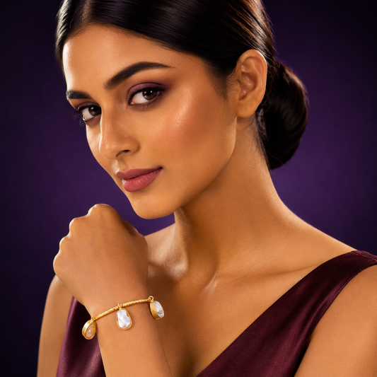 Baroque Openable Hnadcuff for women