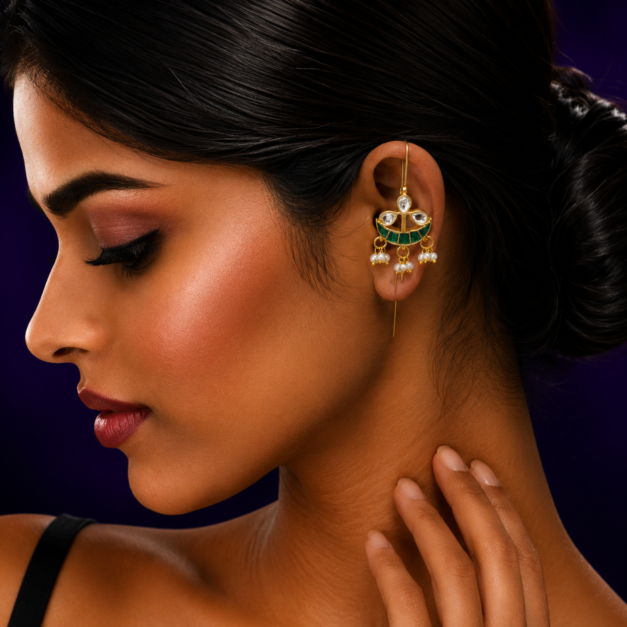Elegant Kundan Green Earcuff