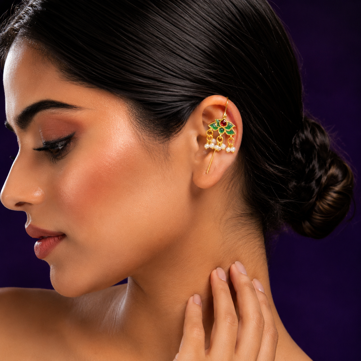 Traditional Lotus Motiff Red With Green Earcuff