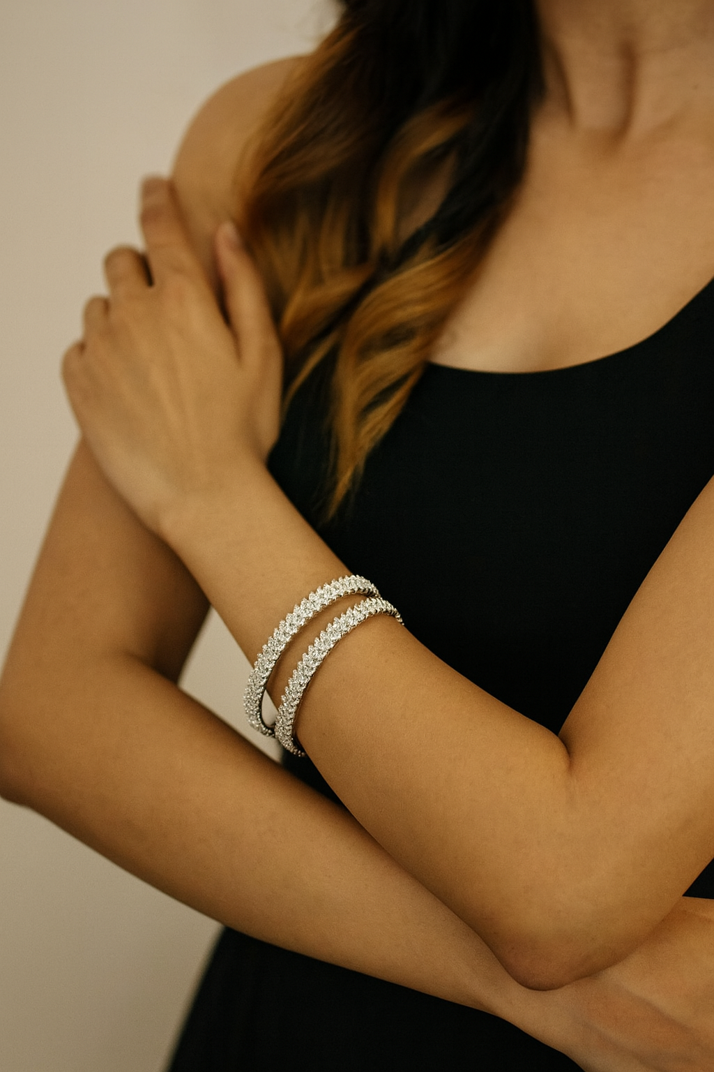 AWESOME SILVER LOOK BANGLES FOR WOMEN