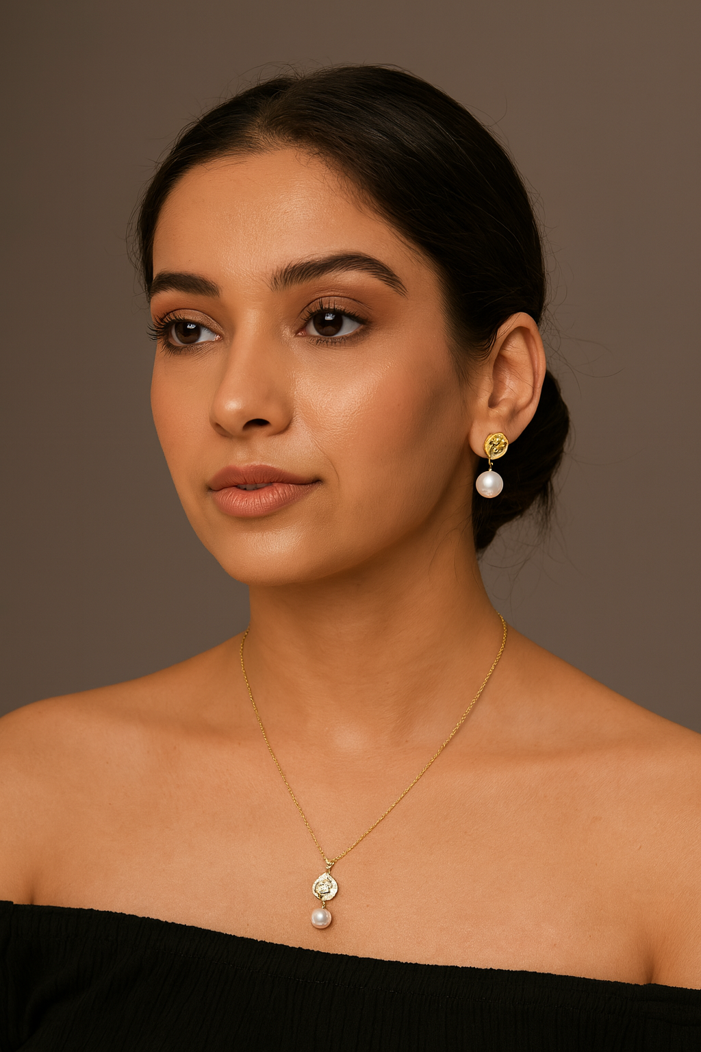 WHITE PEARL WITH GOLD POLISH AMERICAN DIAMOND PENDANT SET