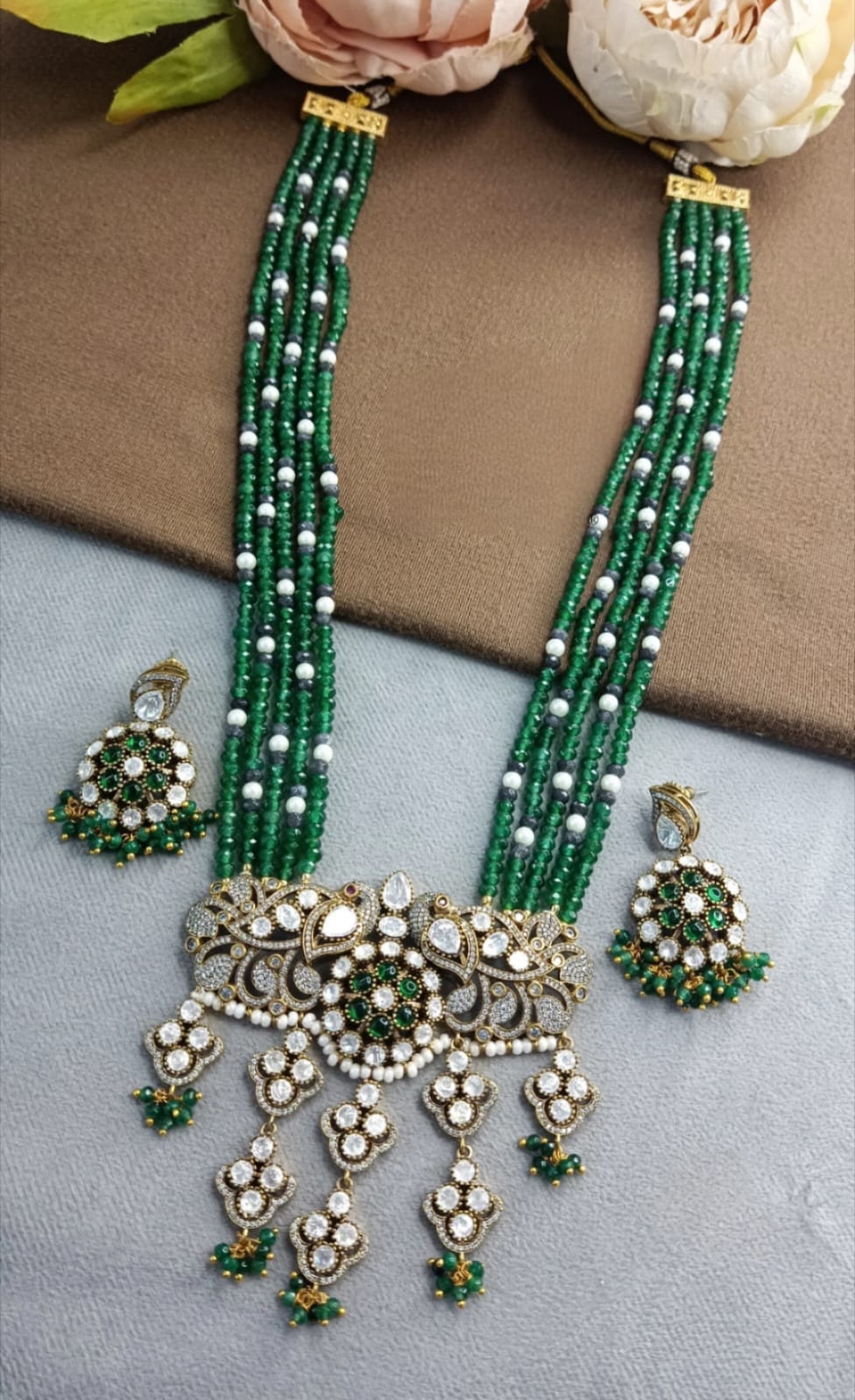 Long Oynx Beads Necklace In Mossanite for woman