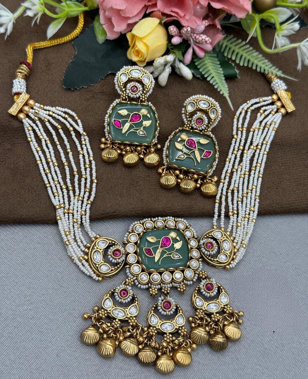 Rajwadi traditional style kundan Broad necklace with carving  Paachi Stones in green for womens