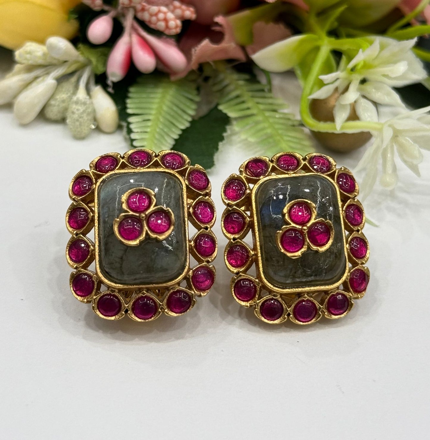 Takkad Kundan Square Studs In Multi For Women