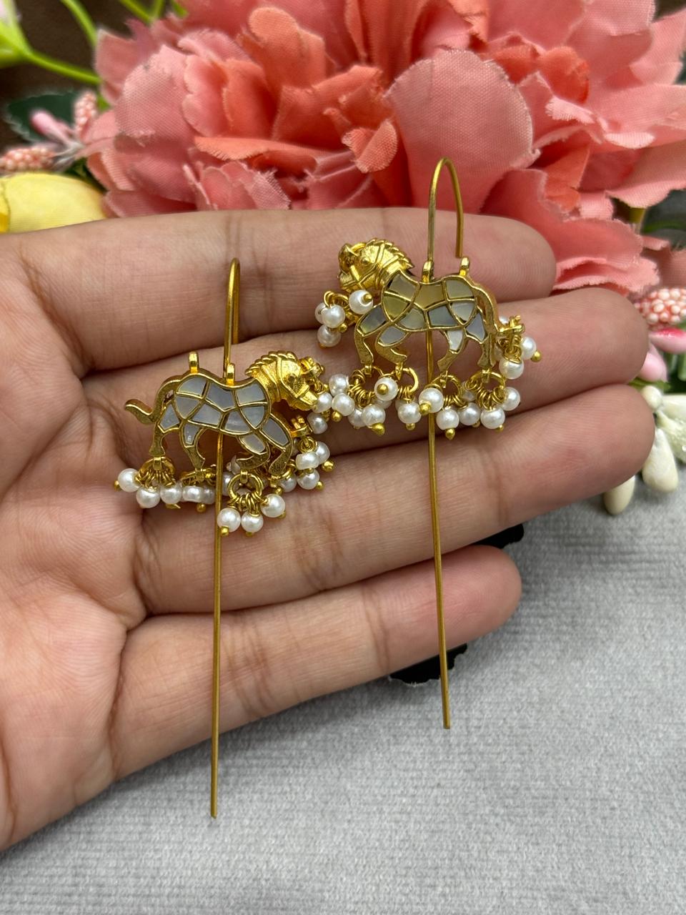 Elegant designer  Lion earcuff in pachi kundan in Multi for women