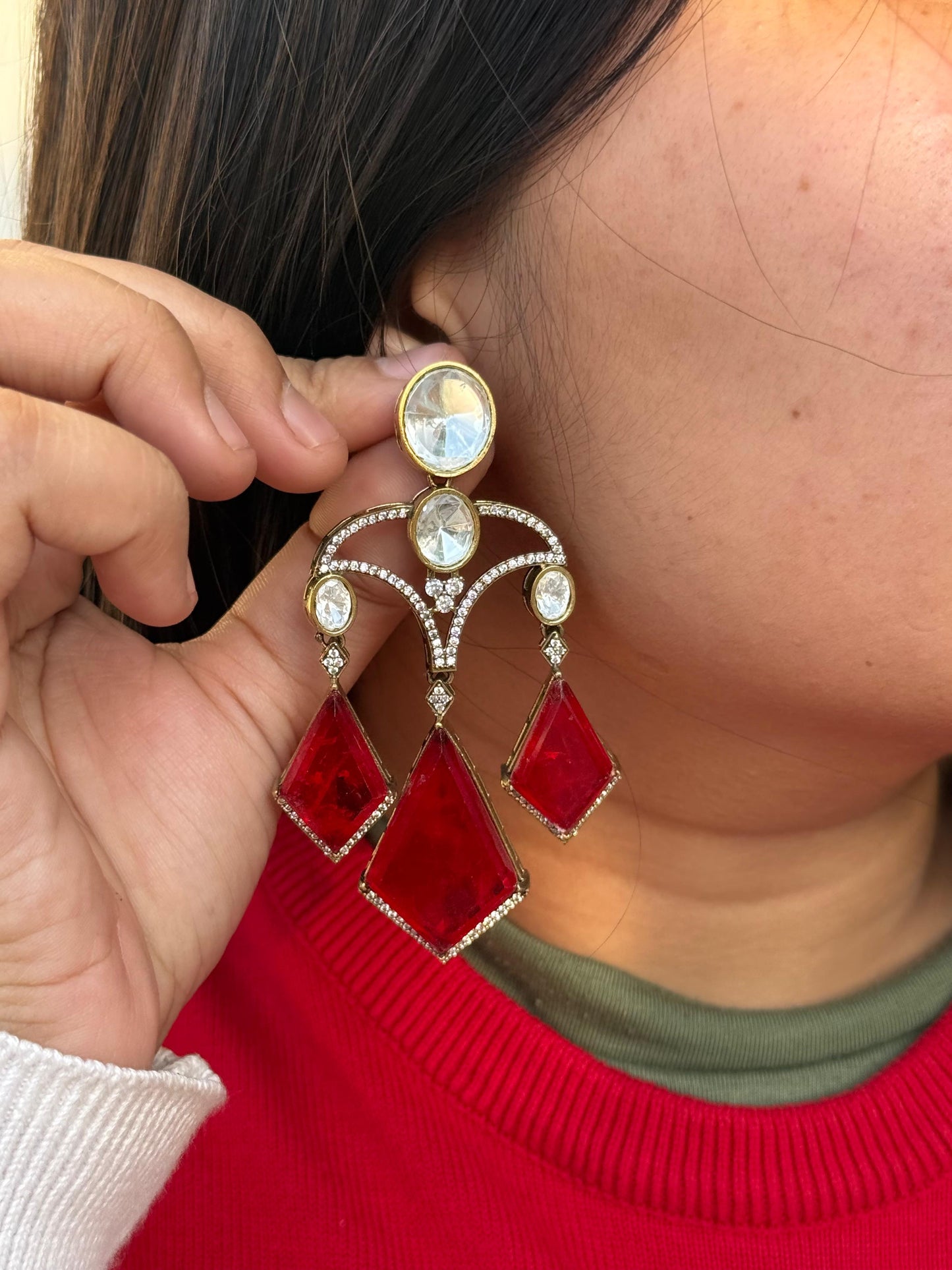 Long Earrings with Doublets In Mossanite in red for woman