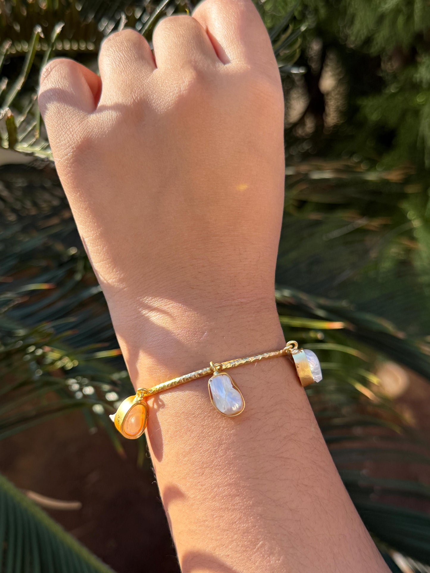 Baroque Openable Hnadcuff for women