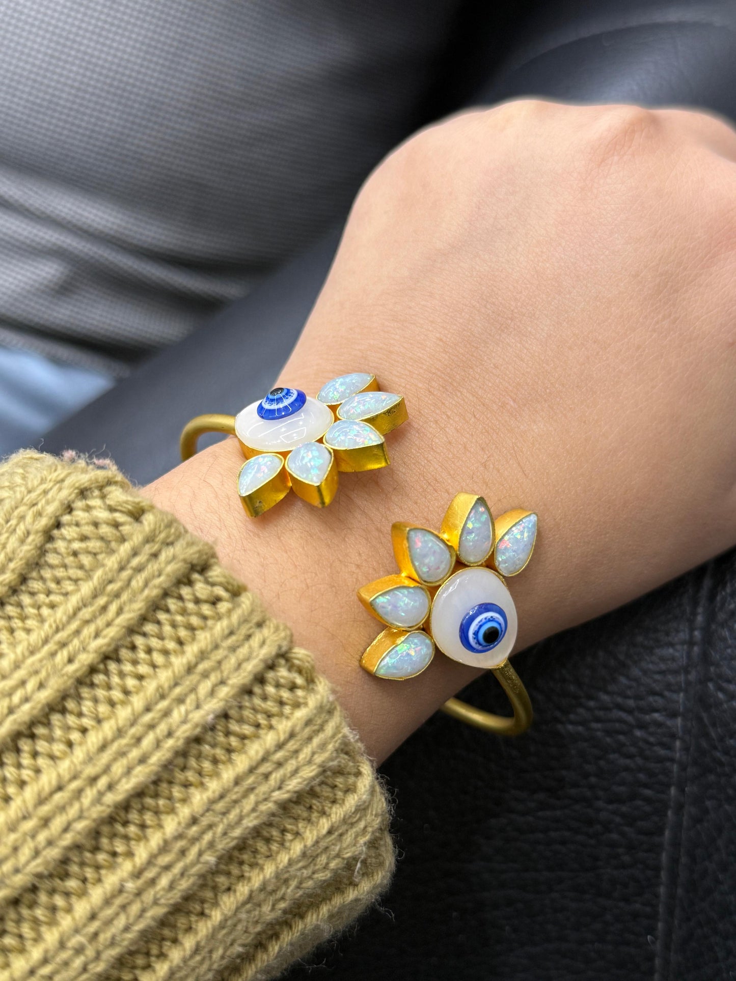 Evileye HandCuff In Duzy in blue for women