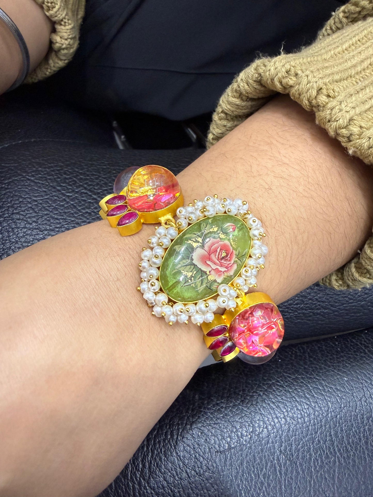 Glassy Marvel Stone Duzy Bracelet in red for women