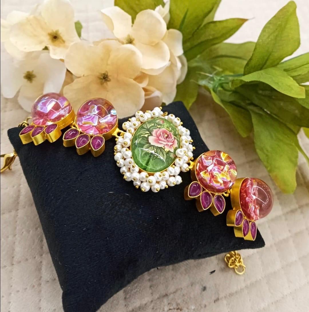 Glassy Marvel Stone Duzy Bracelet in red for women