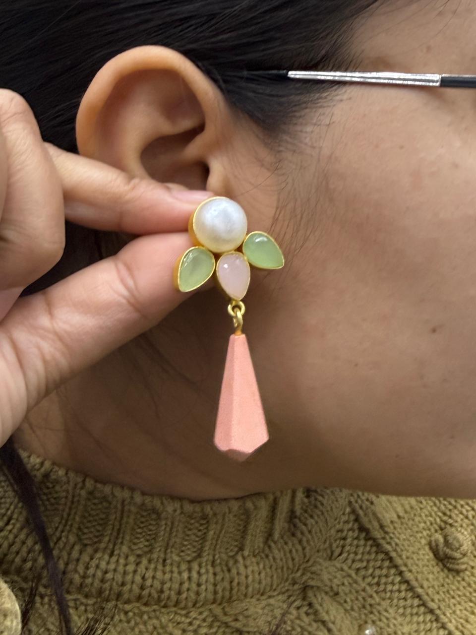 leafy patttan with duzy stone for woman