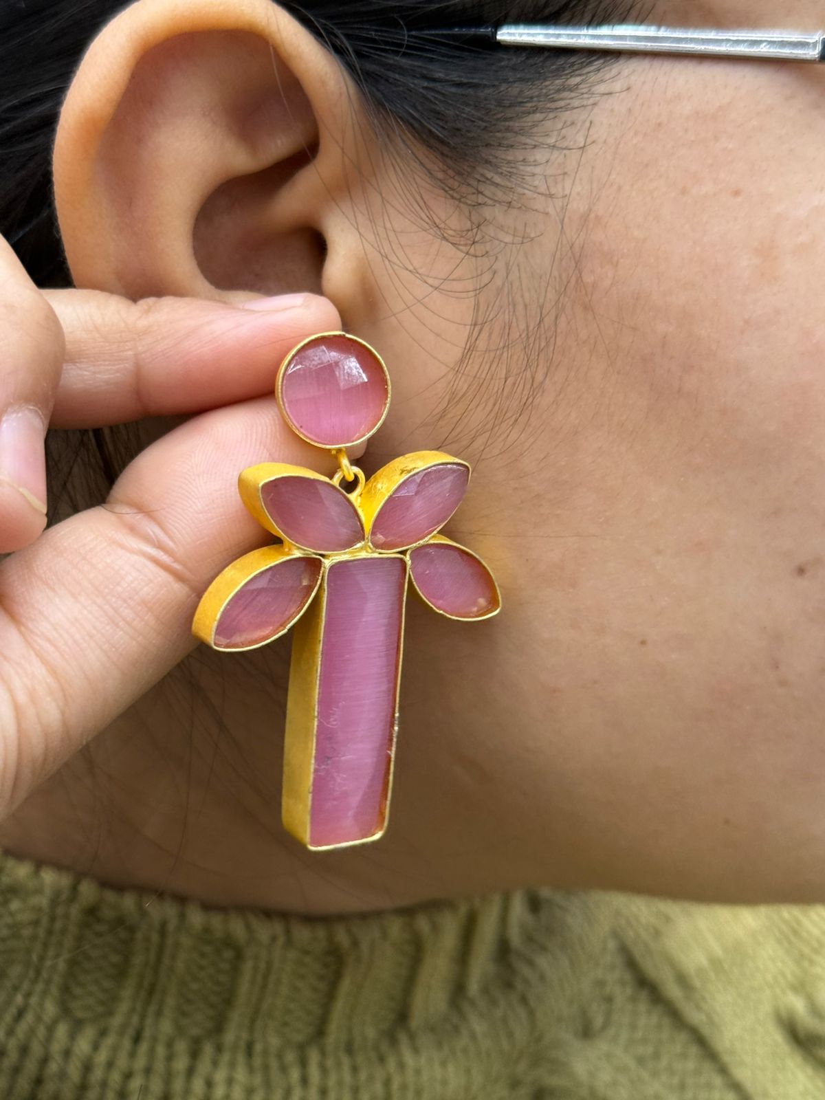 handmade gemstone gold plated pink earring for woman