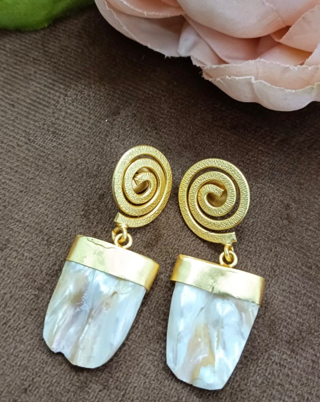 baroque pearl gold plated spiral dangler earring for woman