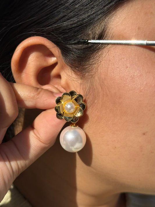 Antitarnish Gold Plated Floral Earring for woman