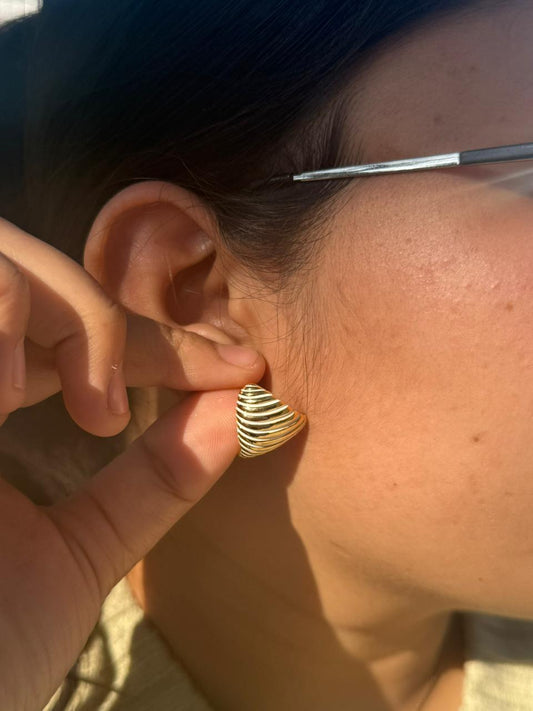 Triangle Small Studs in white for woman