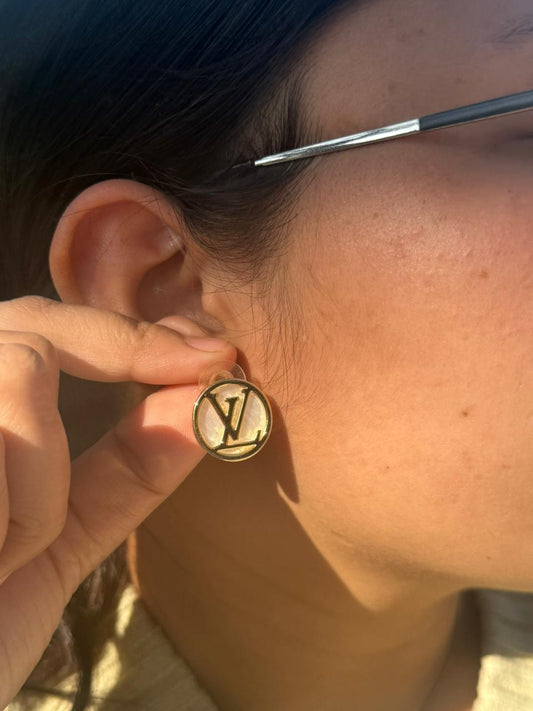 Round cute Studs for woman