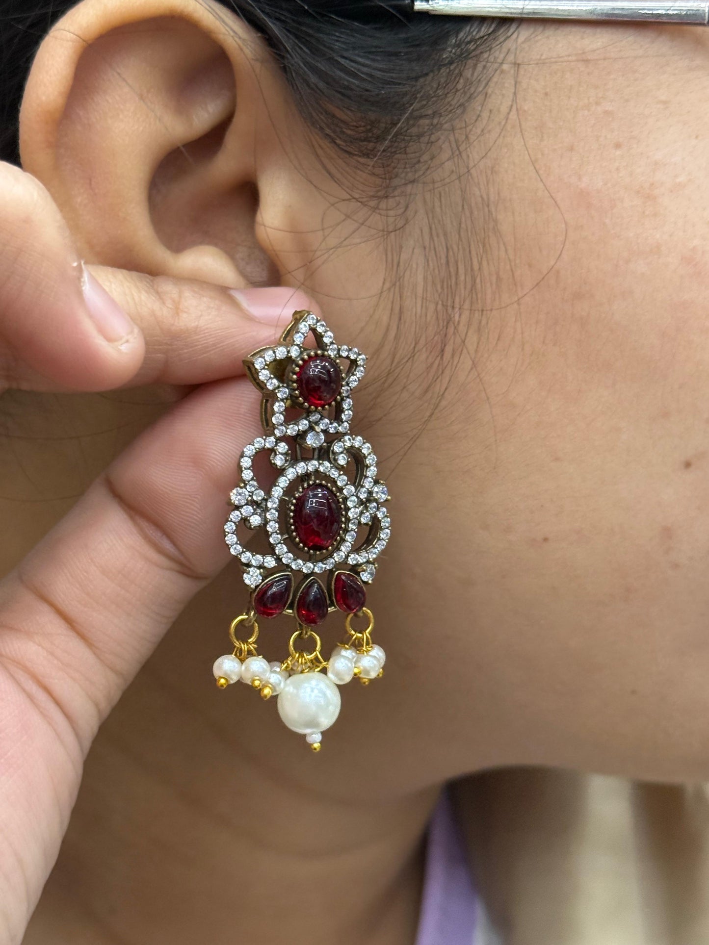 Star With Kunda Earring in maroon for woman