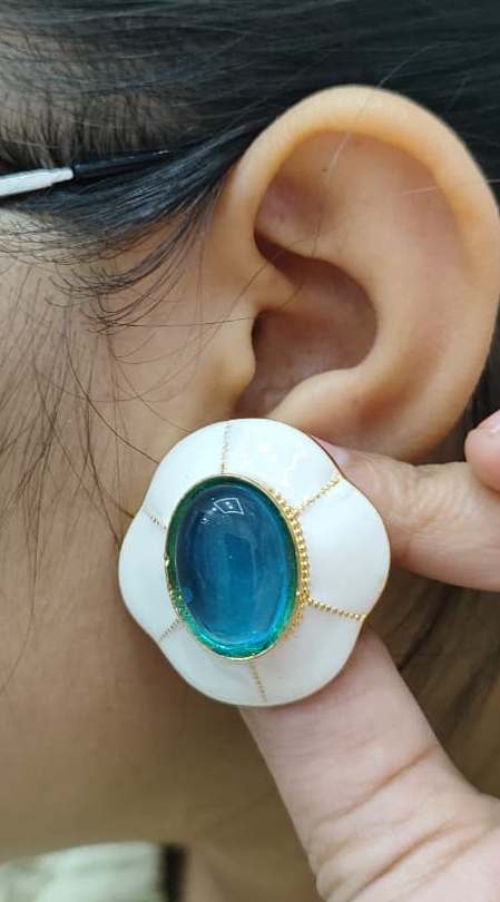 Enamelling With Centre Doublet Stud for woman