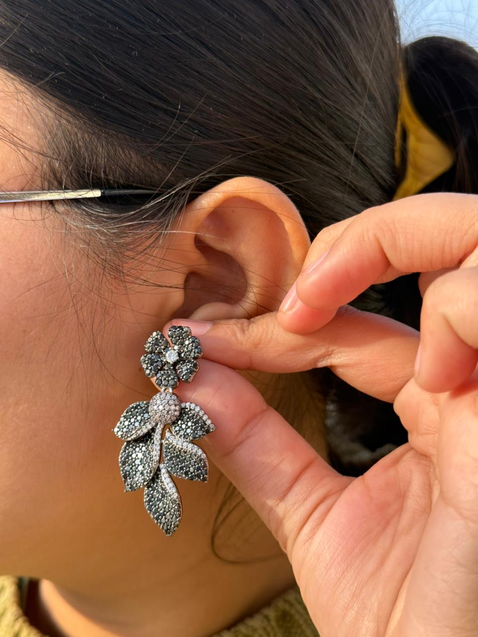 Flower With Leafy Pattern Earring for woman