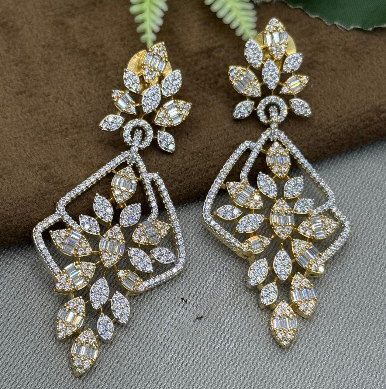 Gold Polish With Leafy In cz for woman