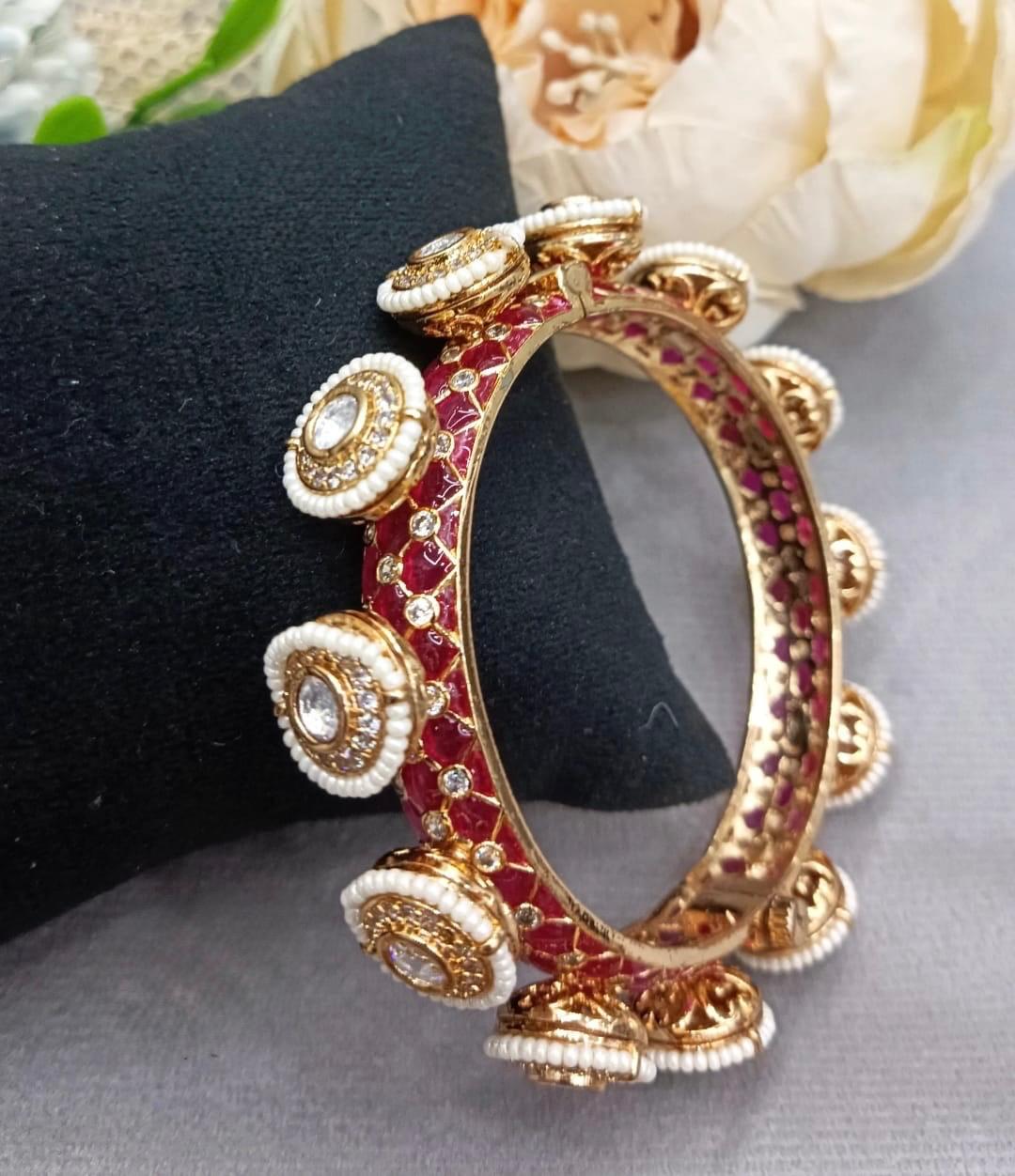 Appoxy Sunheri Kundan Bracelet for woman