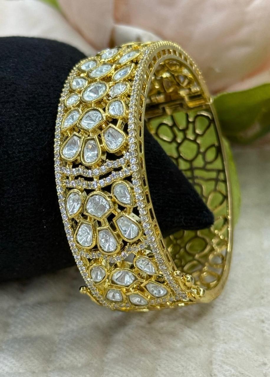 Kundan Gold Polish Bracelet for woman