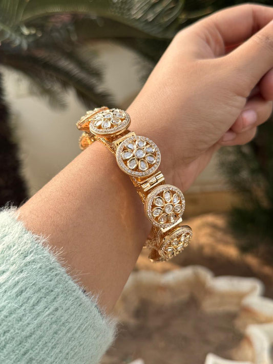 Sunheri Kundan Gold Plated Kada for woman