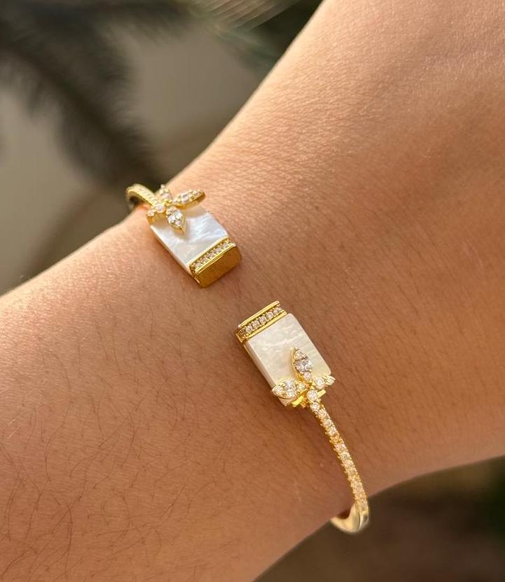 Sleek With Gold Finsh Bracelet for woman