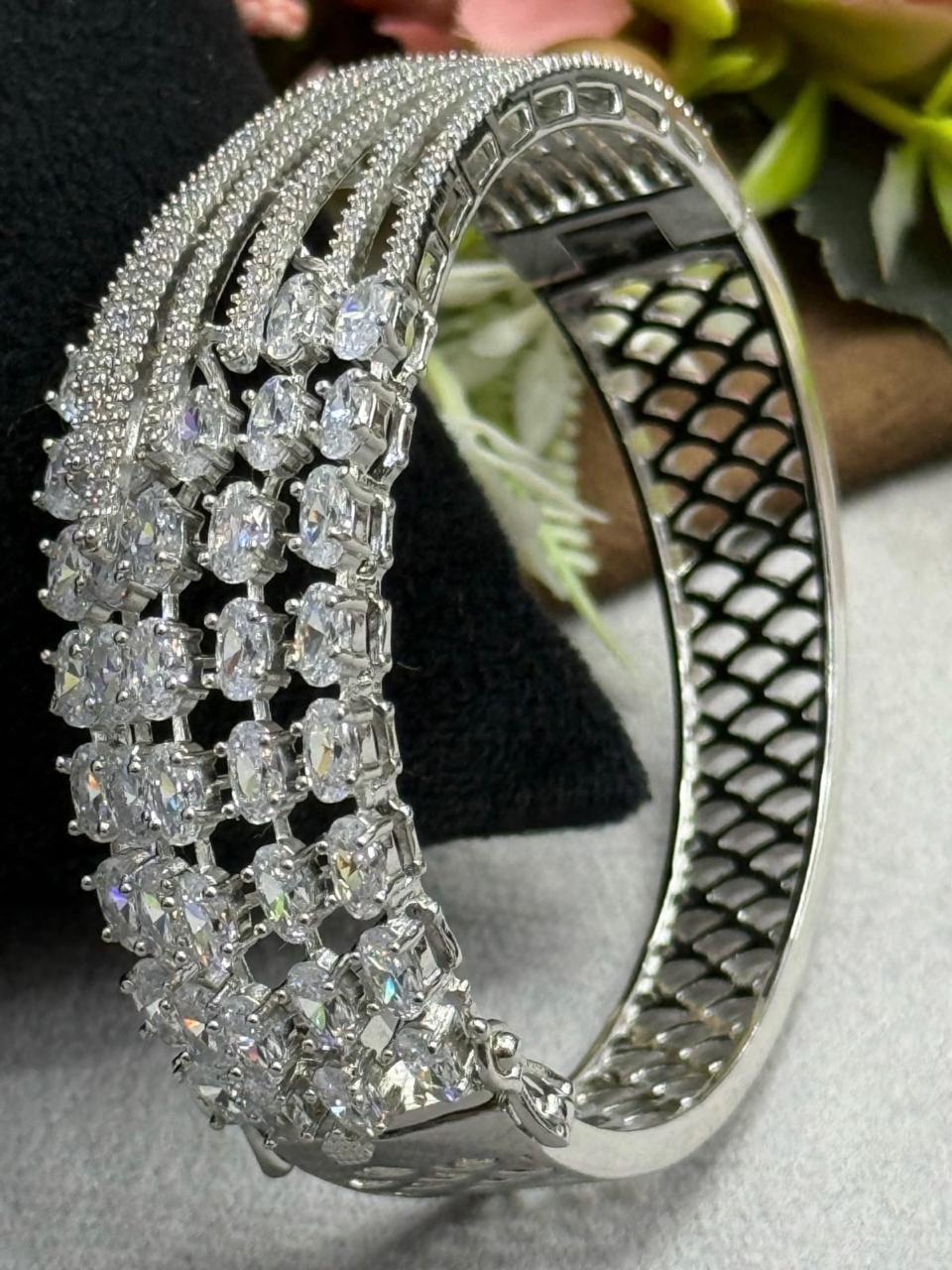 Rhodium Plated Zircon Bracelet for woman