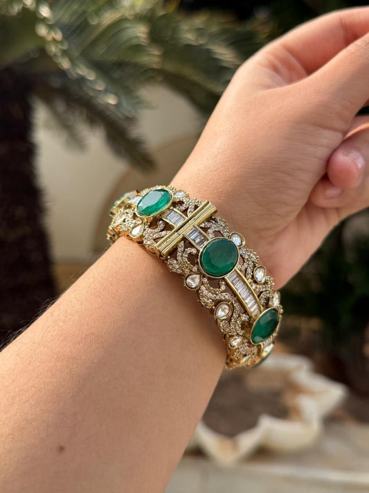 Doublet With Mehandi Polish Bracelet in green for woman