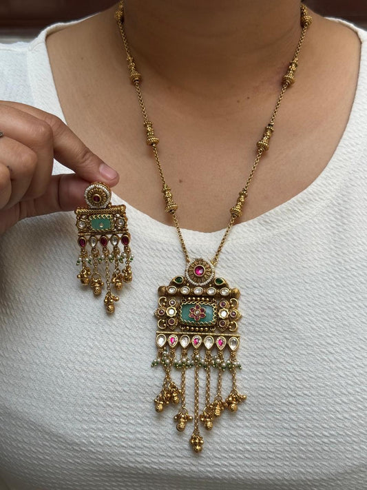 Gold Plated Heritage Pendnet set