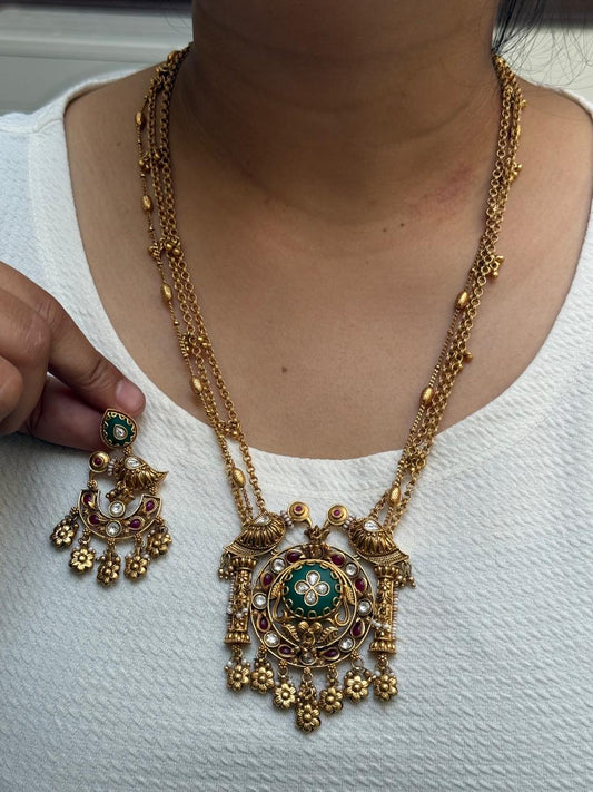 Gold Plated Heritage Pendnet set