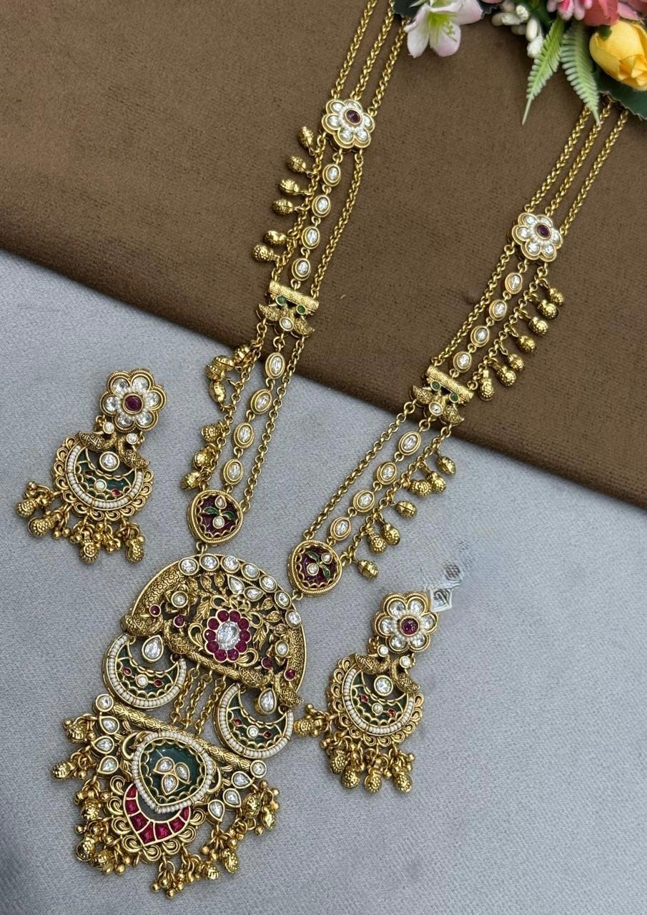 Gold Plated Heritage Pendnet set
