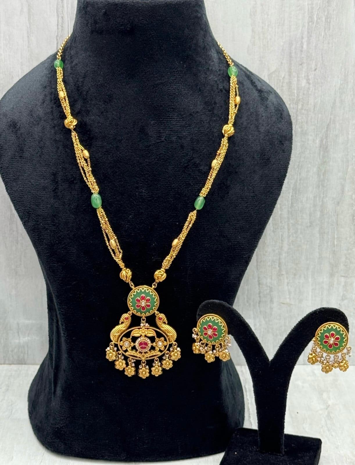 Gold Plated Heritage Pendnet set