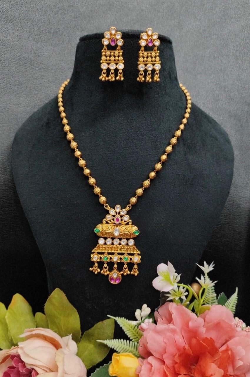 Gold Plated Heritage Pendent set