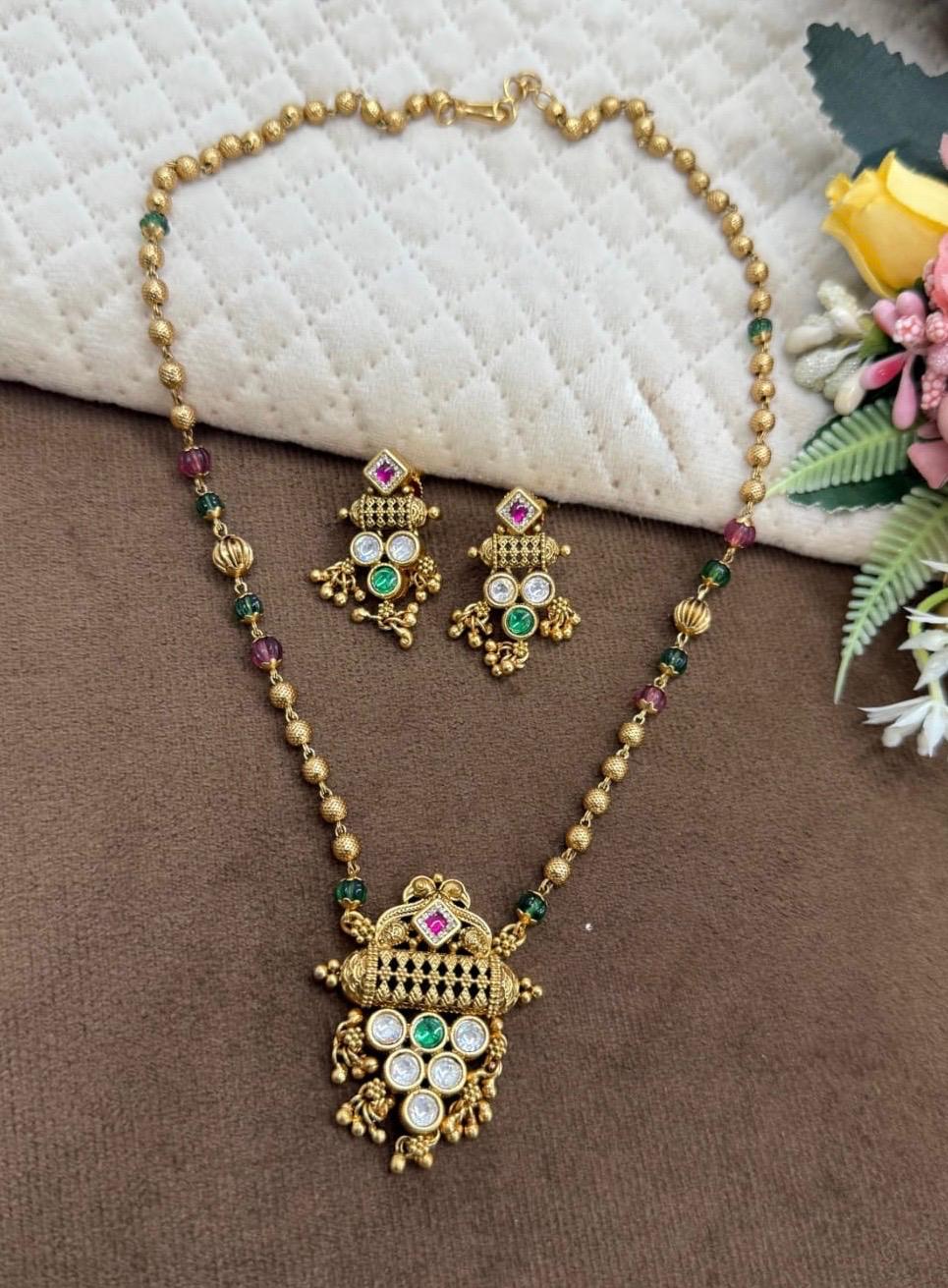 Gold Plated Heritage Pendent set