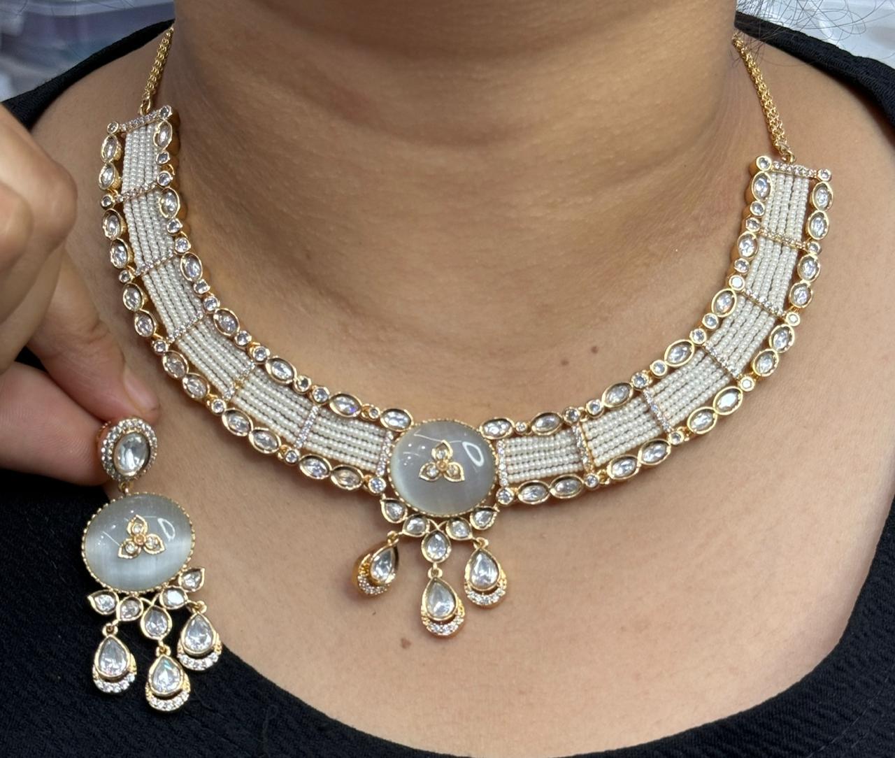 Sunheri Kundan Pearl Necklace