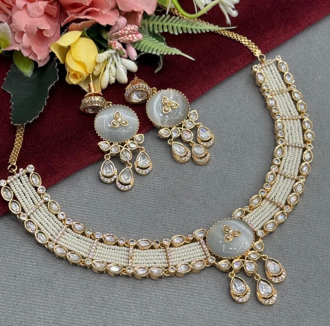 Sunheri Kundan Pearl Necklace