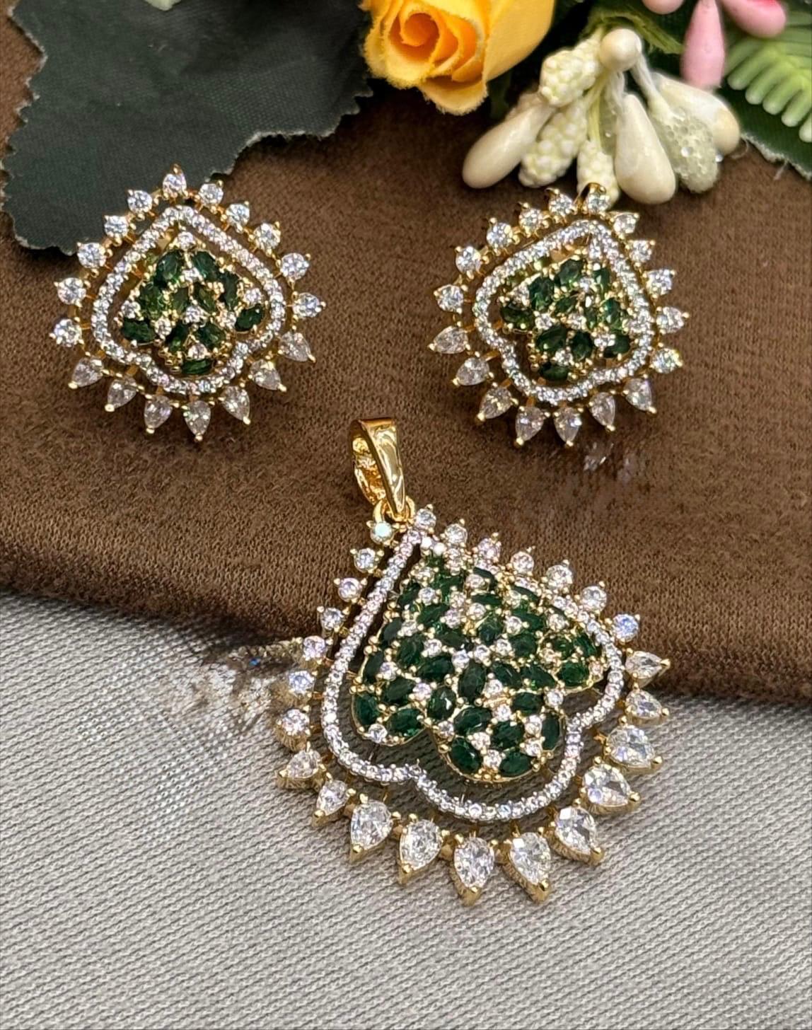 Cz Green Pendent Set