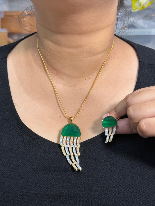 Green Leafy Gold Pendant Set