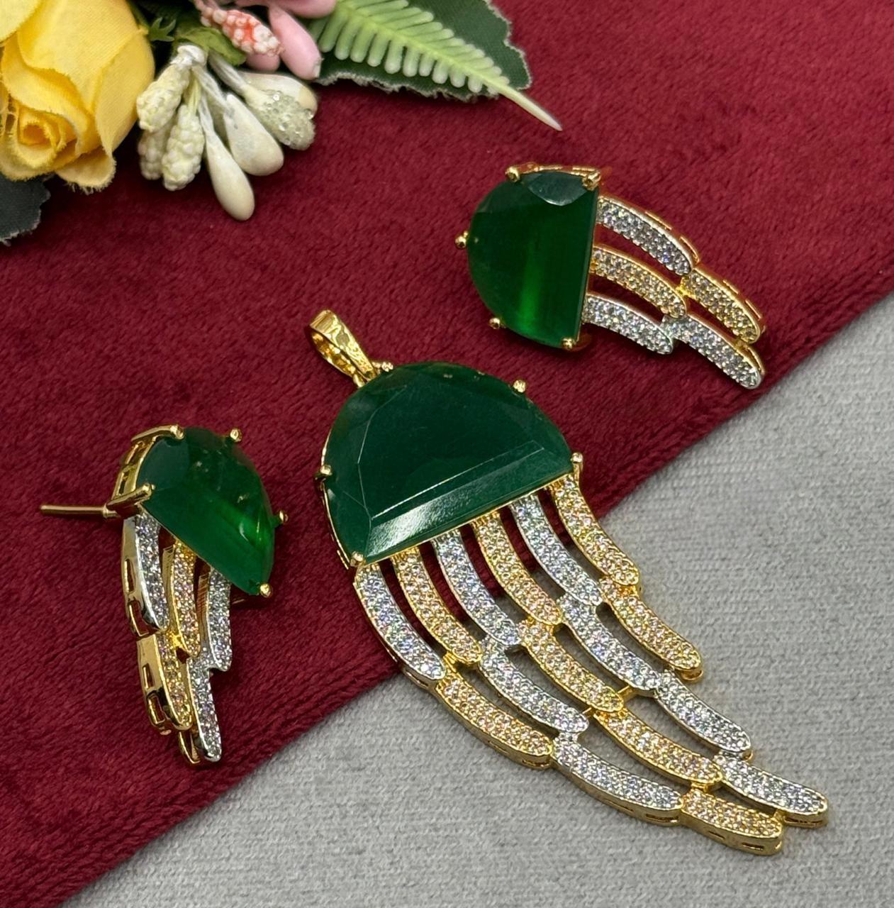 Green Leafy Gold Pendant Set