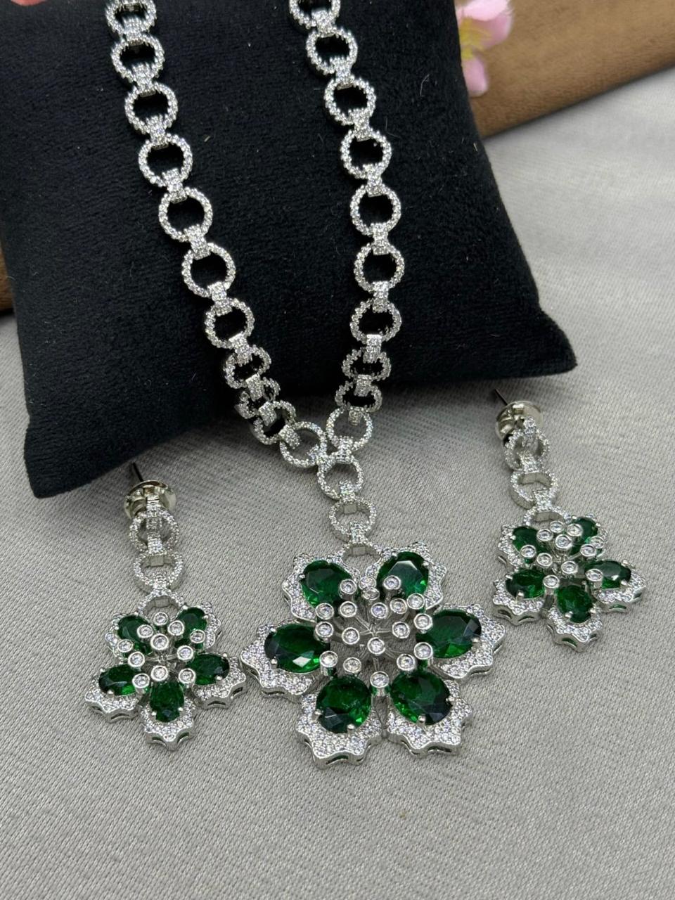 Cz Flower Pendant set