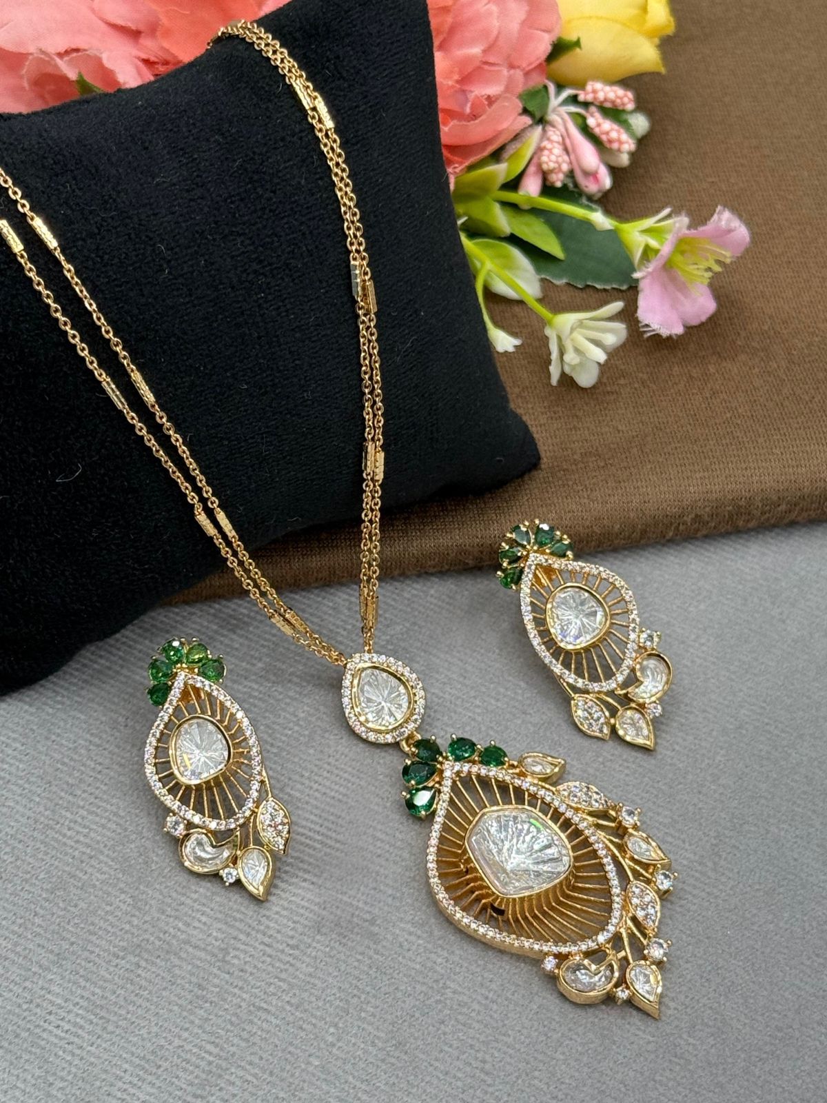 Polki Green Pendent set