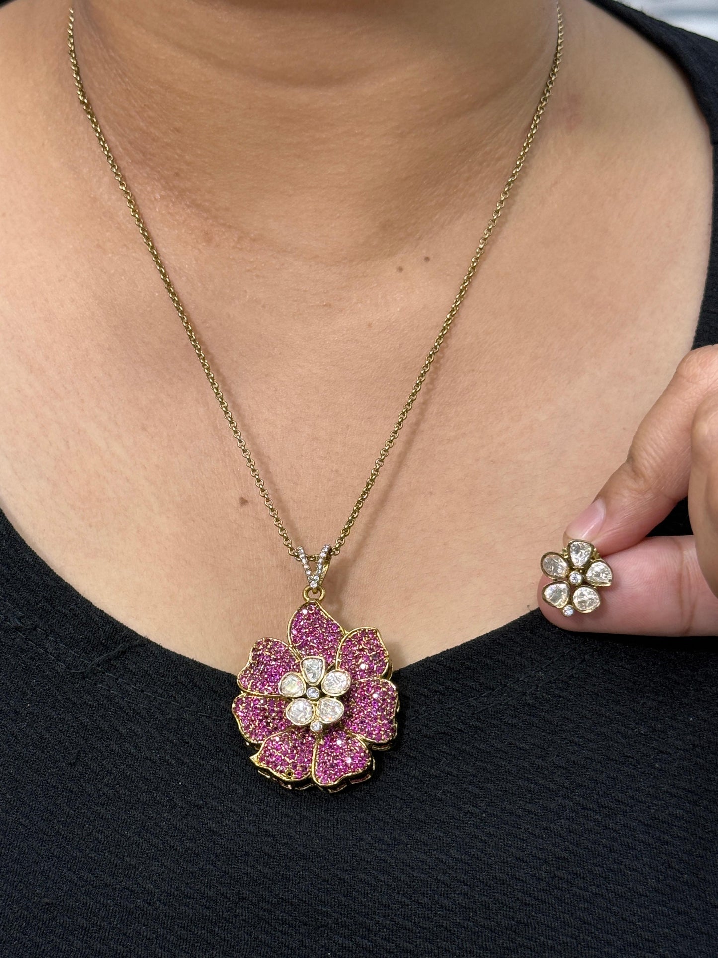 Peeli Polki Invisible Setting Pendant